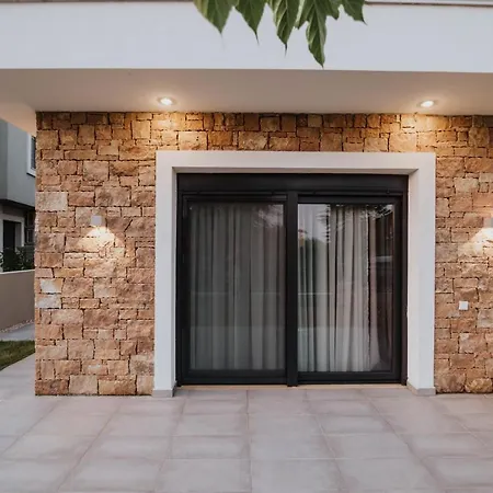 Spacious Family House With Garden - 5 Min Walk To Villa