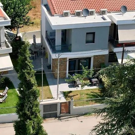 Spacious Family House With Garden - 5 Min Walk To * Nikiti (Sithonia)