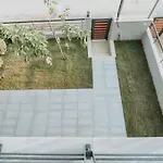 Spacious Family House With Garden - 5 Min Walk To Beach 빌라