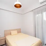 Spacious Family House With Garden - 5 Min Walk To Beach