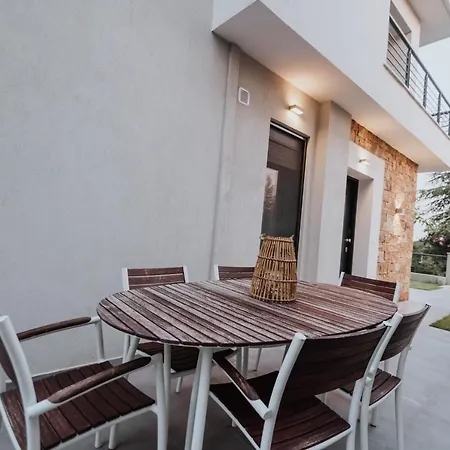 Family In Villa Nikiti (Sithonia)
