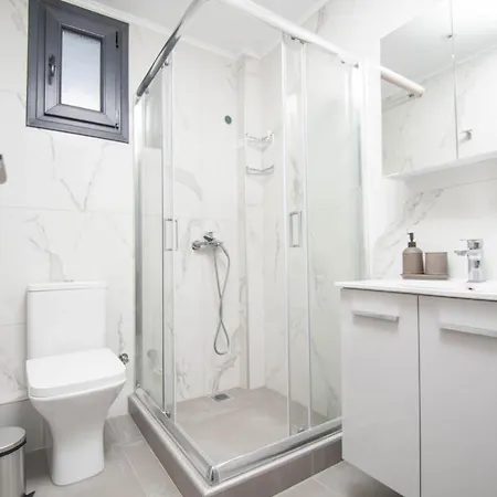 Villa Spacious Family House With Garden - 5 Min Walk To *