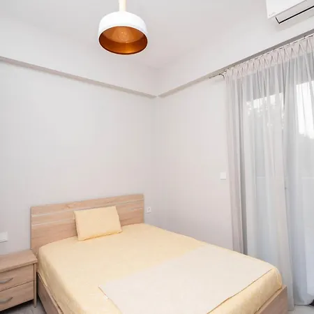 Spacious Family House With Garden - 5 Min Walk To