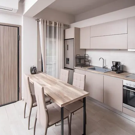 Vilă Spacious Family House With Garden - 5 Min Walk To *